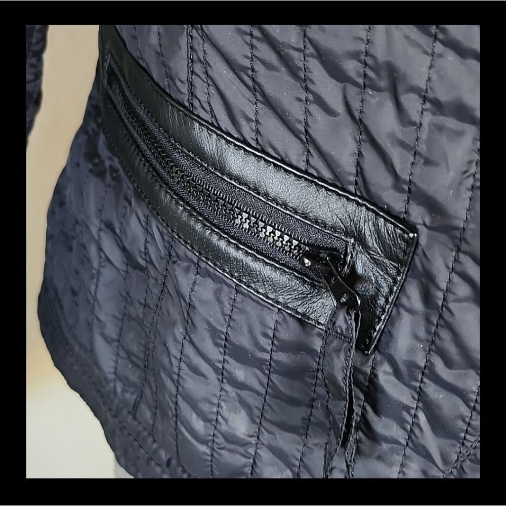 Armani Collezioni Tailored Fit Nylon Puffer Gorpcore Jacket Size 10 - Picture 3 of 12